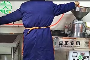 100型豆腐专用豆腐机生成现场