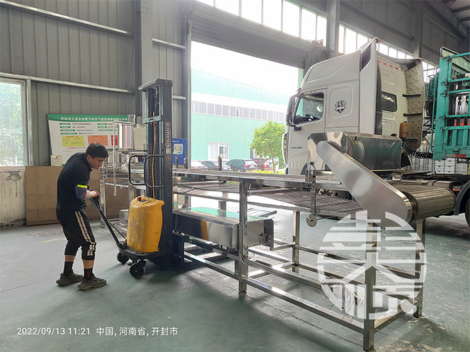 大型干豆腐生产线准备发往江苏泰州